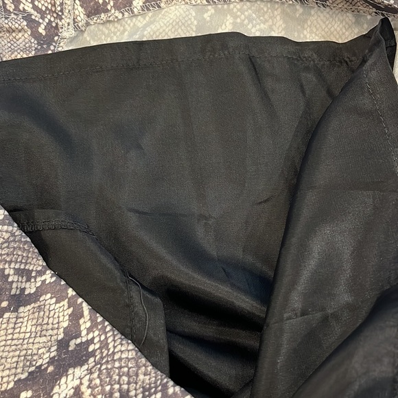 Victoria’s Secret London sexy dress by Hugo Buscati Snake skin pattern. Size 10 - Picture 5 of 15